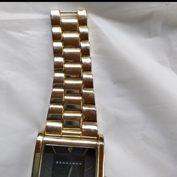 Sean John Gold Tone Stainless Steel 30mm Black Dial Quartz Tank Watch 3ATM - Picture 6 of 7